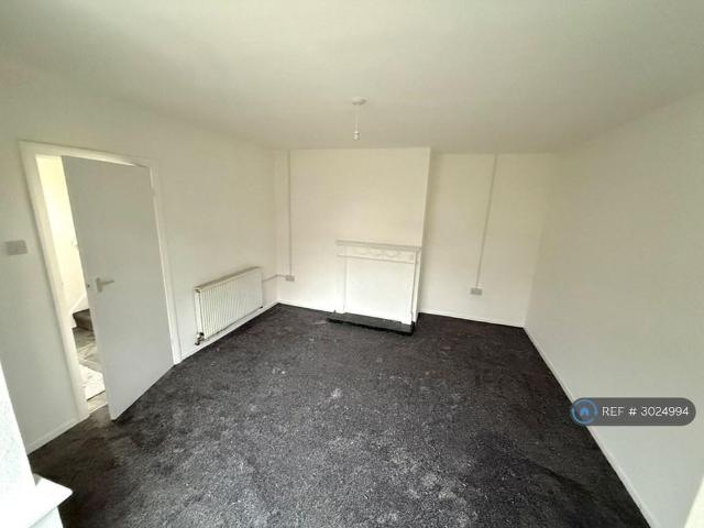 4 bedroom terraced house to rent