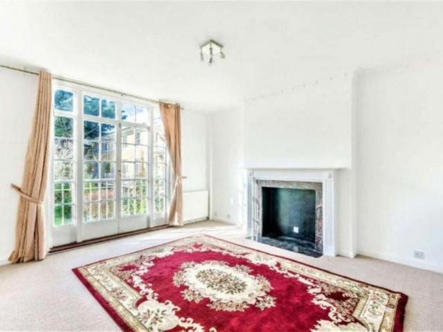 4 bedroom terraced house to rent