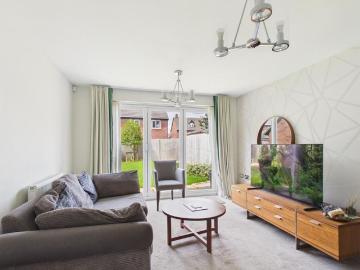 4 bedroom terraced house to rent