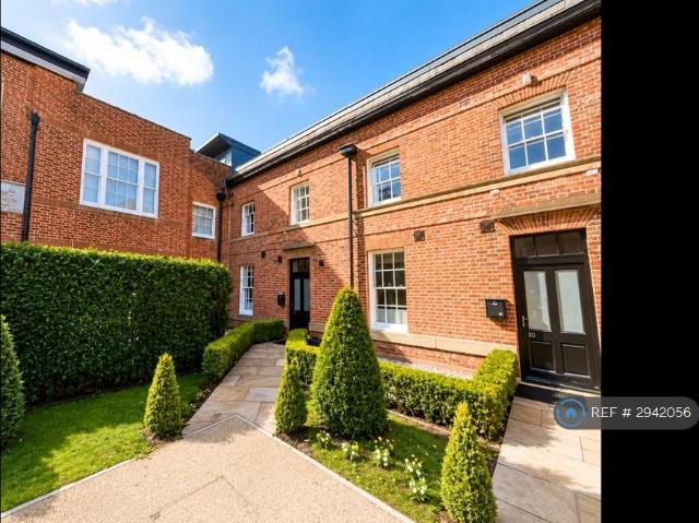 4 bedroom terraced house to rent