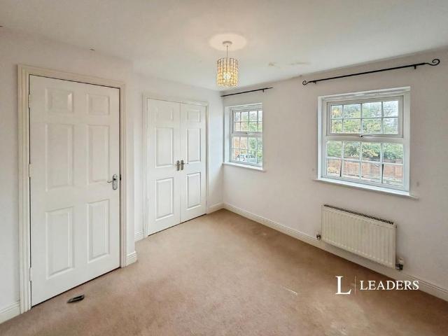 4 bedroom terraced house to rent