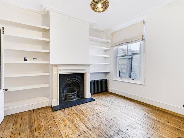 4 bedroom terraced house to rent