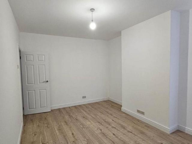 4 bedroom terraced house to rent