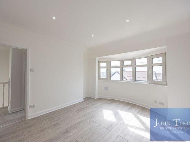 4 bedroom terraced house to rent