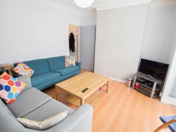 4 bedroom terraced house to rent