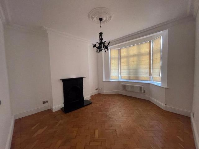 4 bedroom terraced house to rent