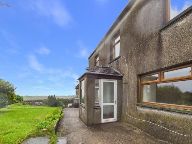 4 bedroom terraced house to rent