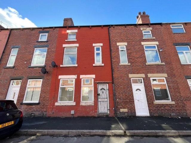 4 bedroom terraced house to rent