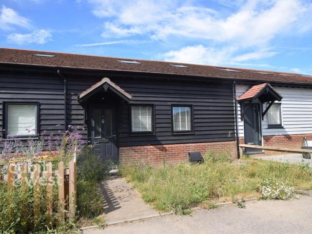 4 bedroom terraced house to rent