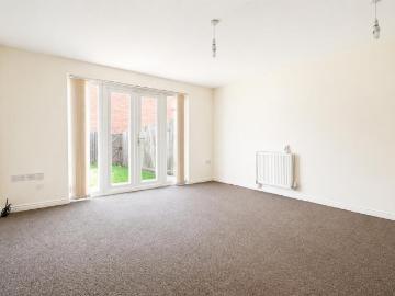 4 bedroom terraced house to rent