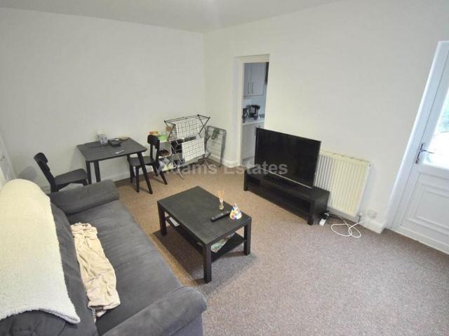 4 bedroom terraced house to rent