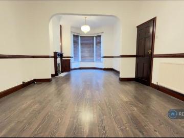 4 bedroom terraced house to rent