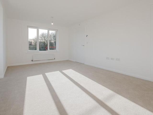 4 bedroom terraced house to rent