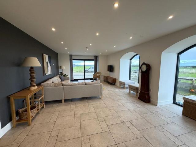 4 bedroom terraced house to rent