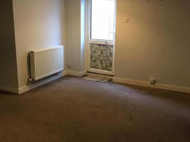 4 bedroom terraced house to rent