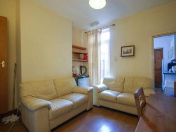 4 bedroom terraced house to rent