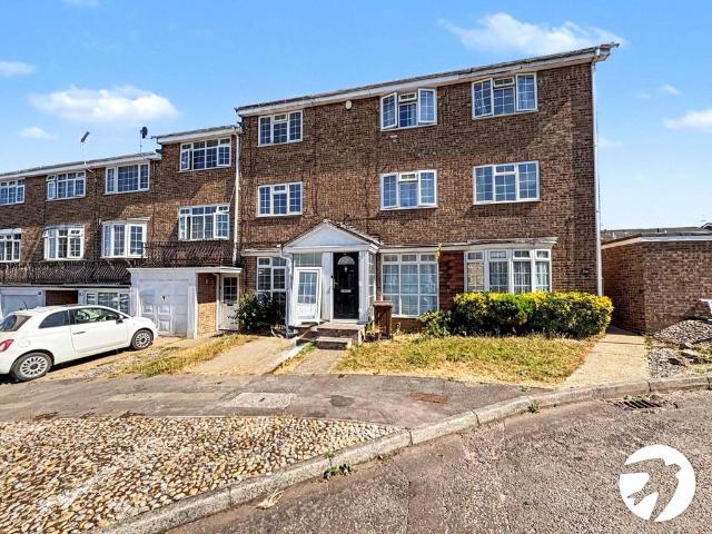 4 bedroom terraced house to rent