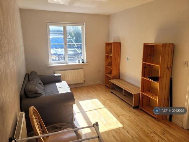 4 bedroom terraced house to rent