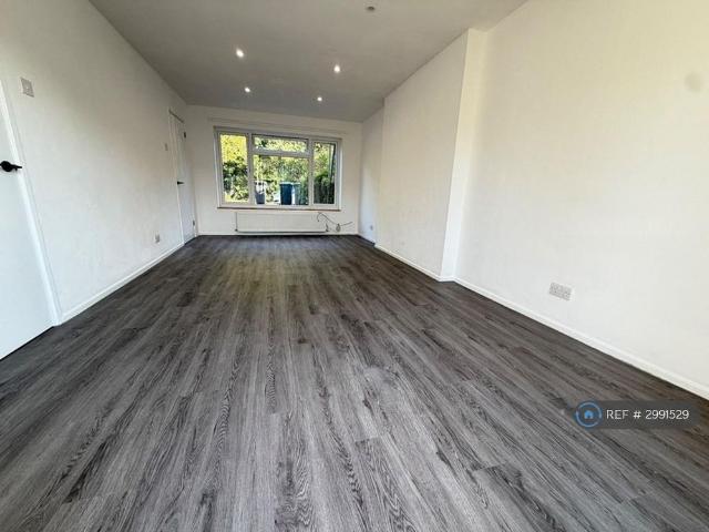 4 bedroom terraced house to rent