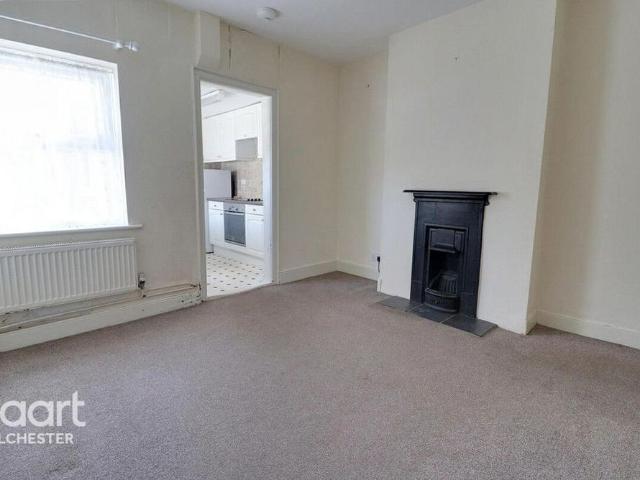 4 bedroom terraced house to rent