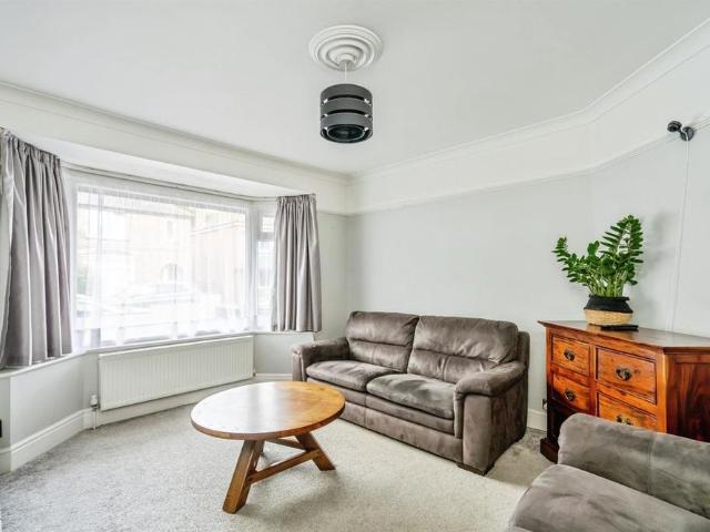 4 bedroom terraced house to rent