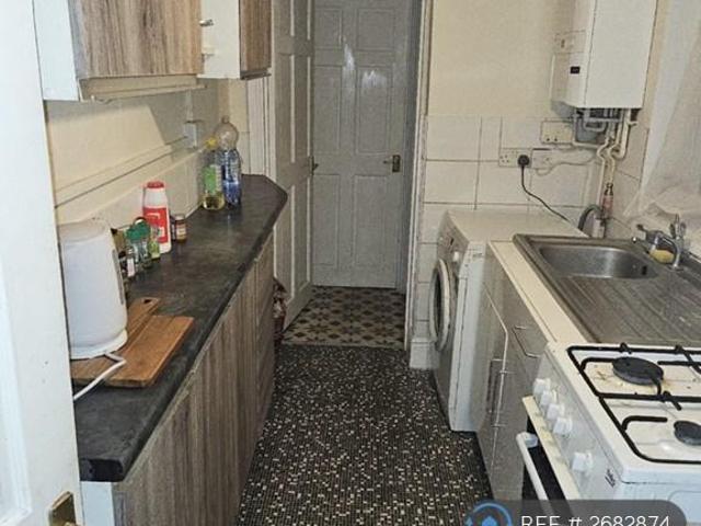 4 bedroom terraced house to rent