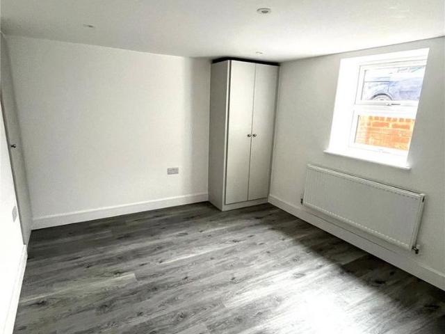 4 bedroom terraced house to rent