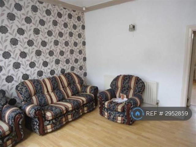 4 bedroom terraced house to rent