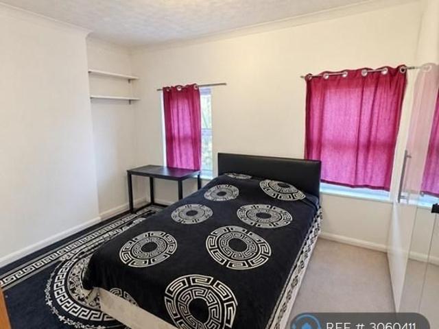 4 bedroom terraced house to rent