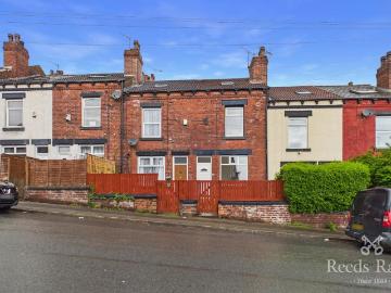 4 bedroom terraced house to rent