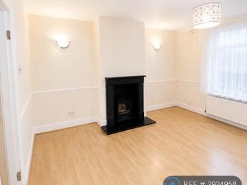 4 bedroom terraced house to rent