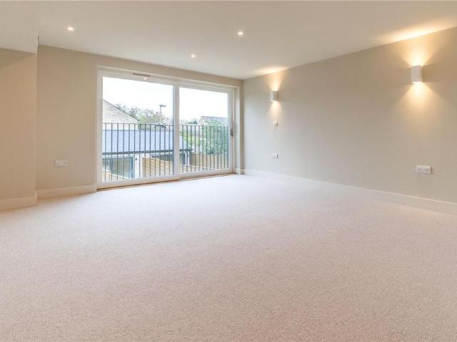 4 bedroom terraced house to rent