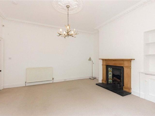 4 bedroom terraced house to rent