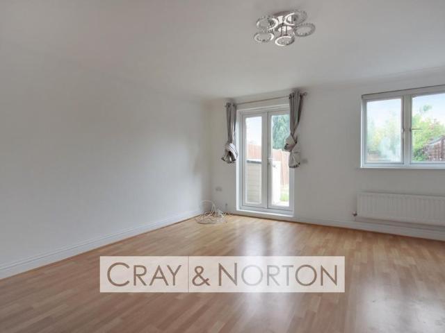 4 bedroom terraced house to rent