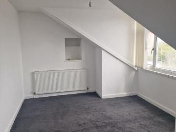 4 bedroom terraced house to rent