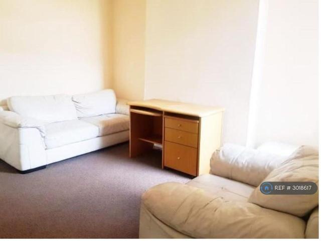 4 bedroom terraced house to rent