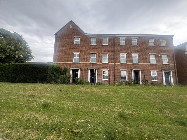 4 bedroom terraced house to rent