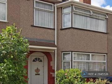 4 bedroom terraced house to rent