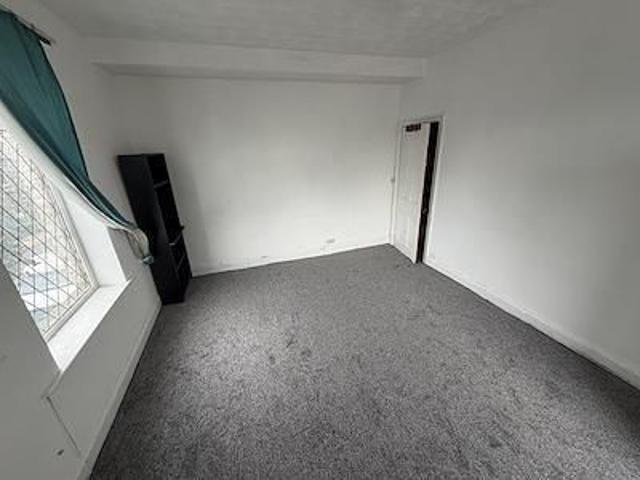 4 bedroom terraced house to rent