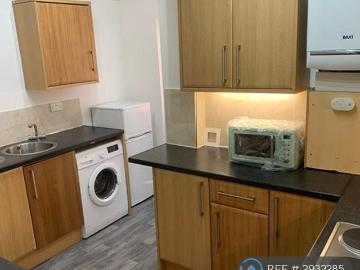 4 bedroom terraced house to rent