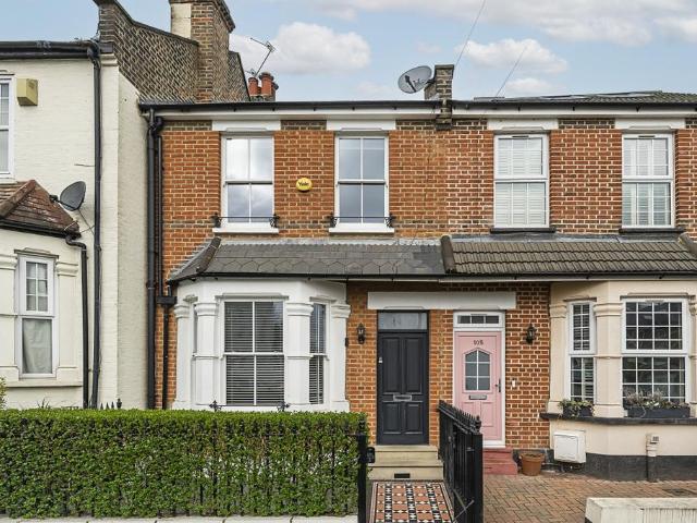 4 bedroom terraced house to rent