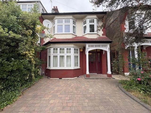 4 bedroom terraced house to rent