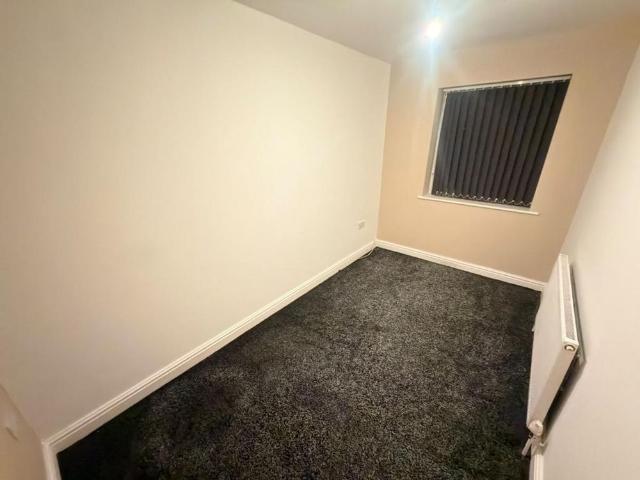 4 bedroom terraced house to rent
