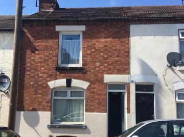 4 bedroom terraced house to rent
