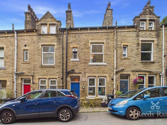 4 bedroom terraced house to rent