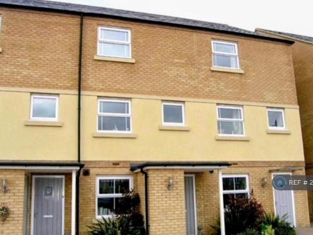 4 bedroom terraced house to rent