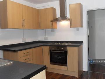 4 bedroom terraced house to rent