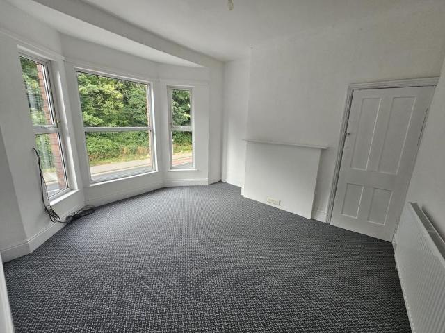 4 bedroom terraced house to rent