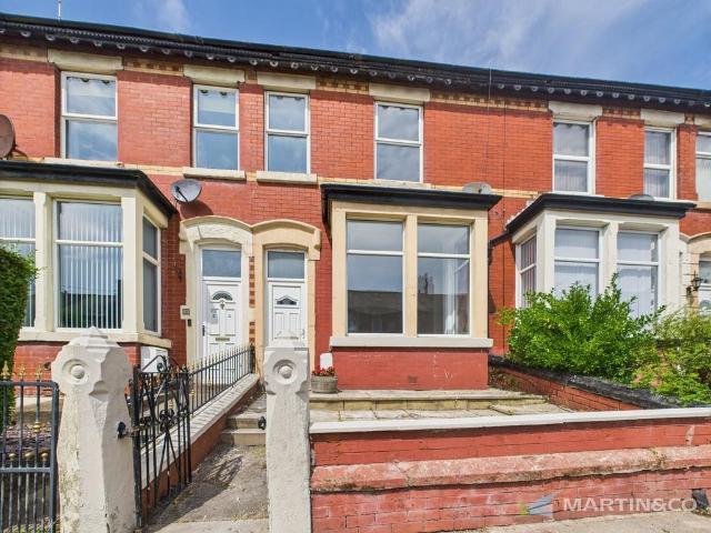 4 bedroom terraced house to rent