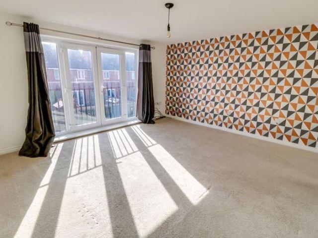 4 bedroom terraced house to rent